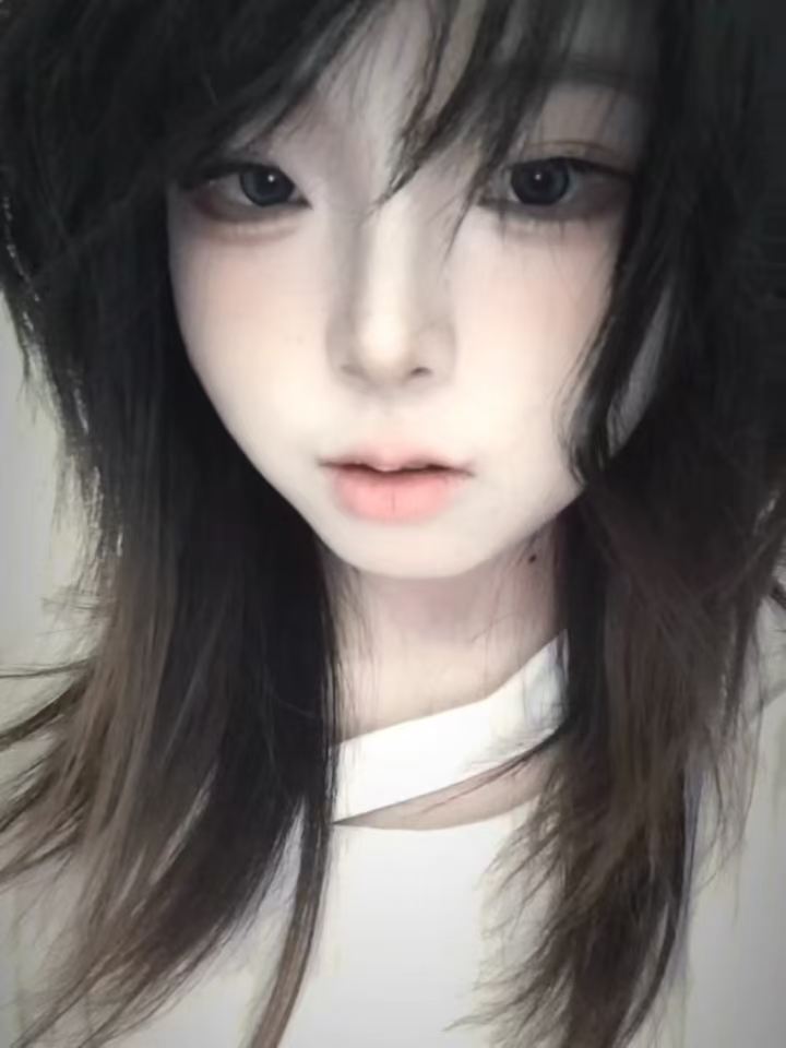 柔光中的 BREEZE 人物肖像
